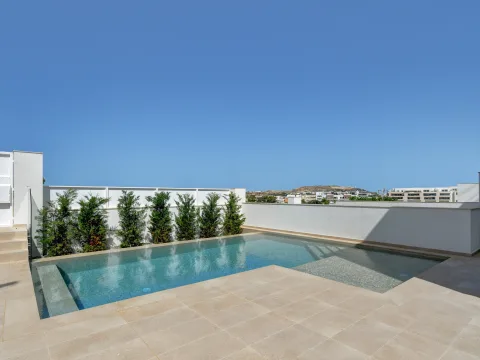 4 bed Villa For Rent in Bahar ic-Caghaq, Bahar ic-Caghaq - thumb 1