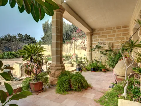 3 bed Villa For Sale in Attard, Attard - thumb 1