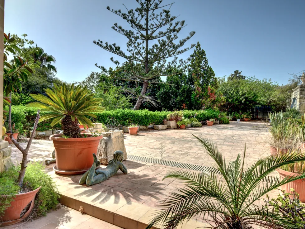 3 bed Villa For Sale in Attard, Attard - thumb 2