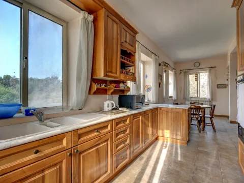 3 bed Villa For Sale in Attard, Attard - thumb 5