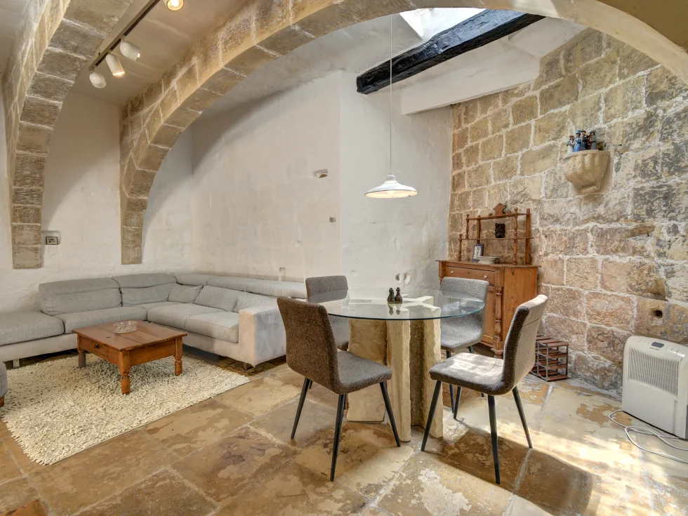 2 bed House of Character For Rent in Gharghur, Gharghur - thumb 4