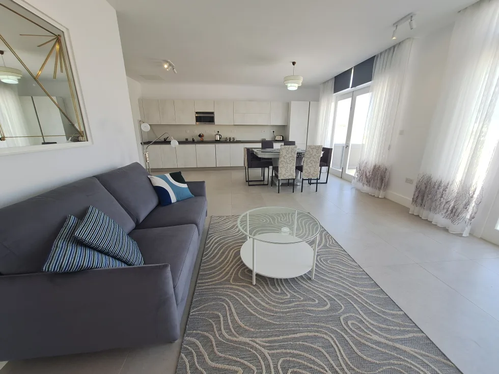 2 bed Penthouse For Rent in Valletta, Valletta - thumb 2