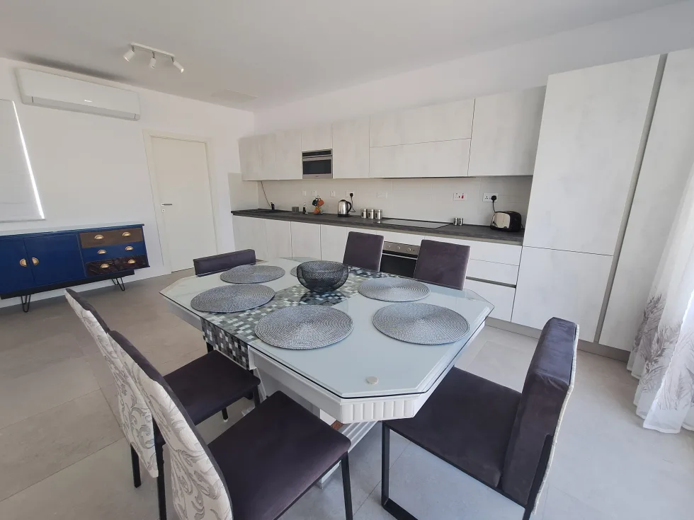 2 bed Penthouse For Rent in Valletta, Valletta - thumb 3