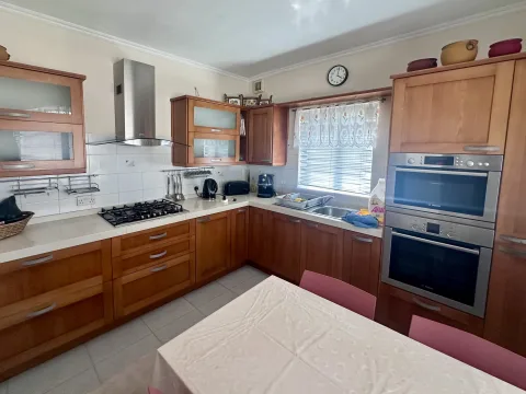 3 bed Maisonette For Rent in St Julian's, St Julian's - thumb 2