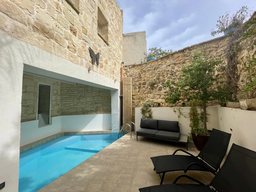 6 bed House of Character For Sale in Naxxar, Naxxar - thumb 1