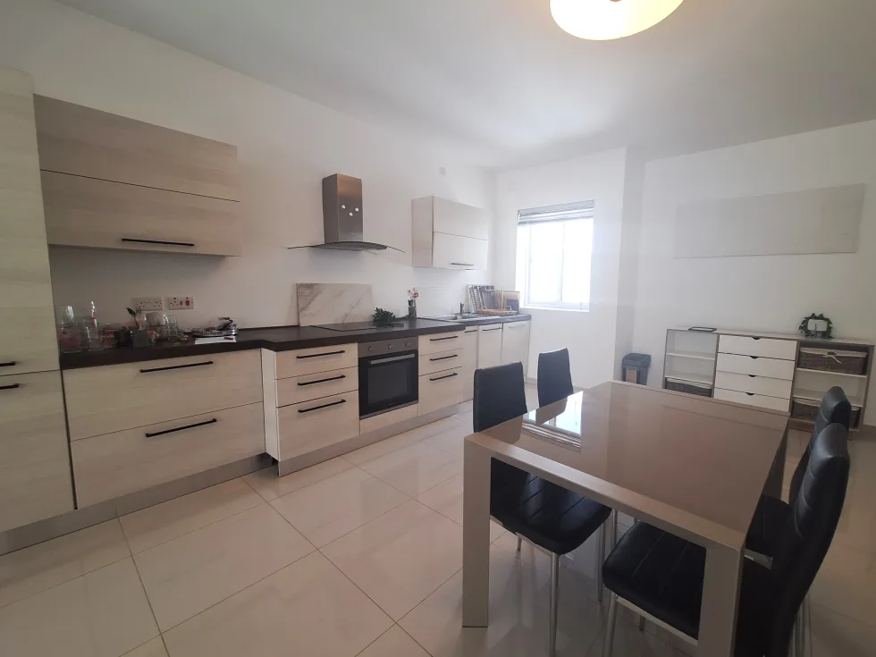 2 bed Penthouse For Rent in Sliema, Sliema - thumb 2