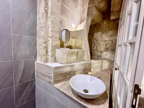 4 bed Town House For Rent in Cospicua, Cospicua - thumb 12