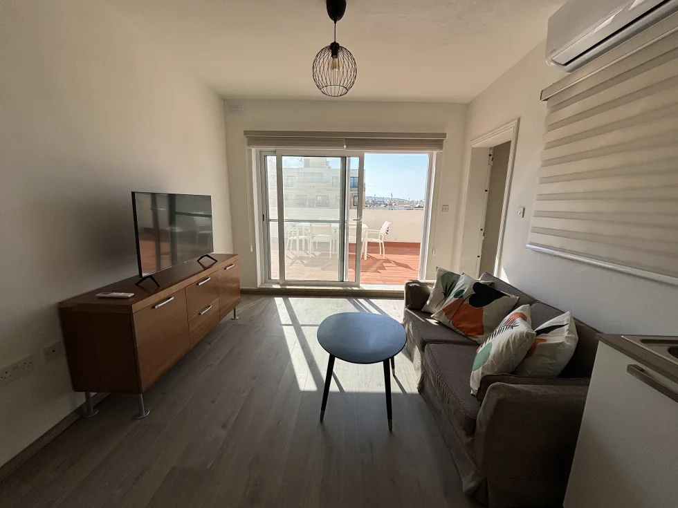 1 bed Penthouse For Rent in Sliema, Sliema - thumb 4