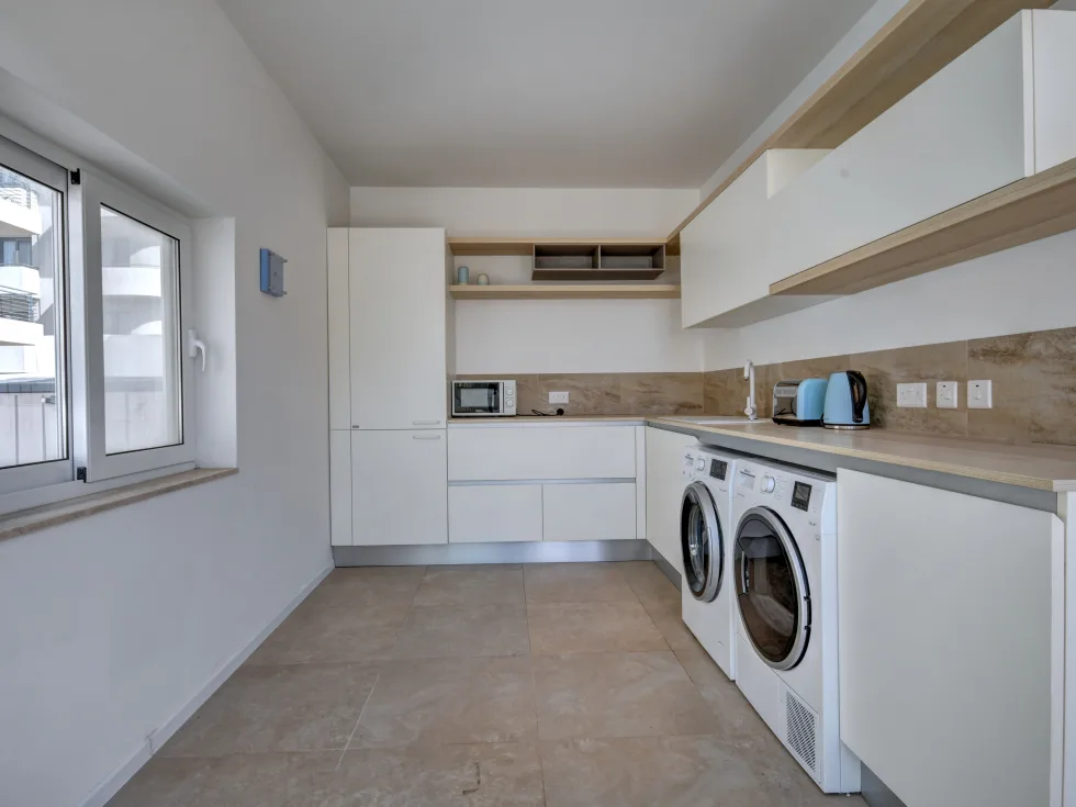 4 bed Town House For Rent in Sliema, Sliema - thumb 14