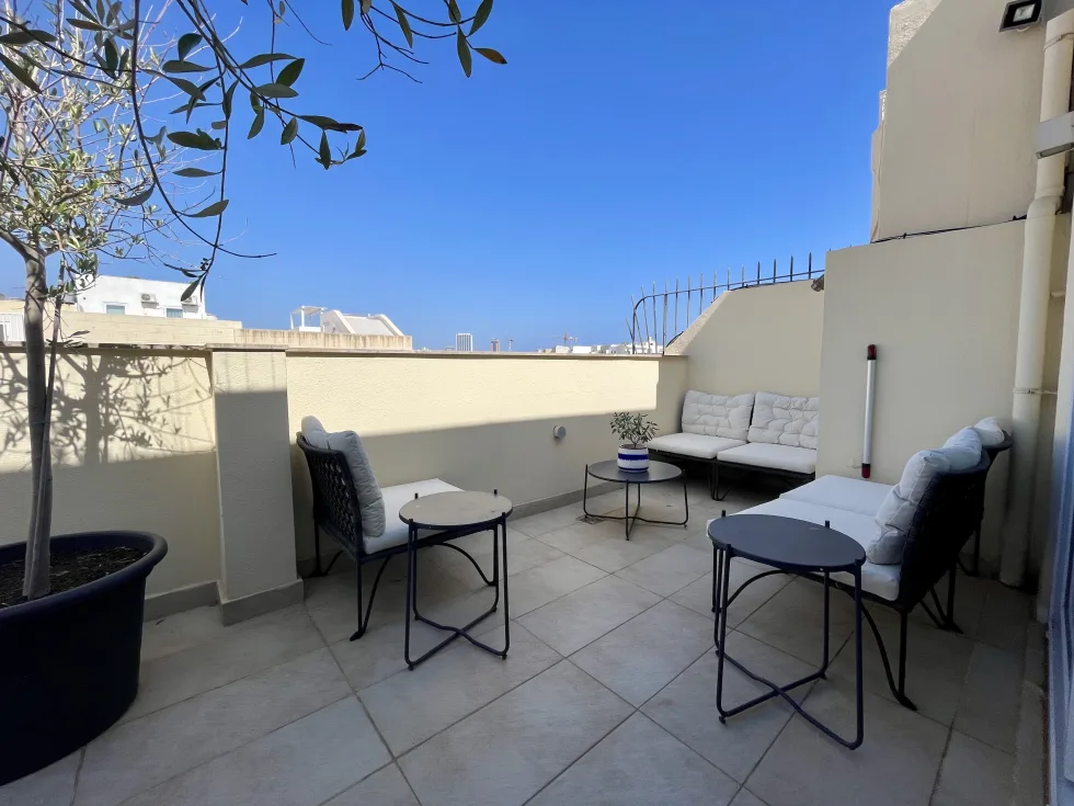 4 bed Apartment For Rent in Sliema, Sliema - thumb 1