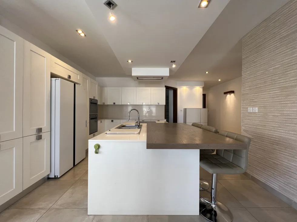 4 bed Penthouse For Rent in Balzan, Balzan - thumb 8