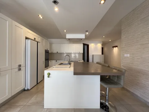 4 bed Penthouse For Rent in Balzan, Balzan - thumb 8