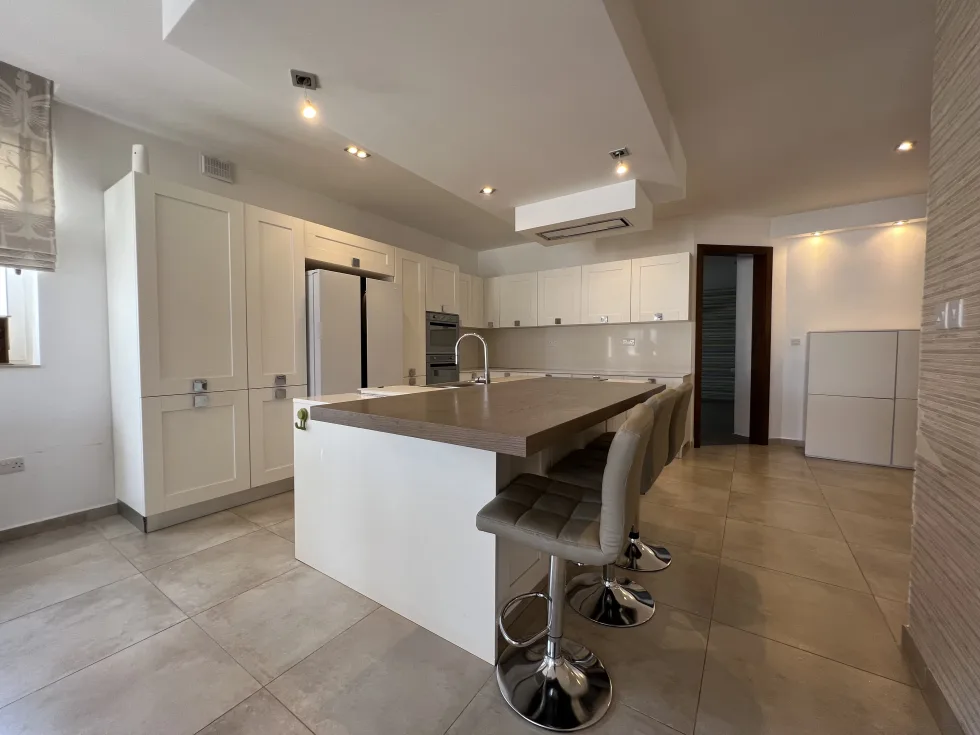 4 bed Penthouse For Rent in Balzan, Balzan - thumb 9
