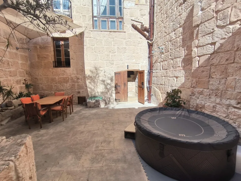 3 bed House of Character For Rent in Mellieha, Mellieha - thumb 1