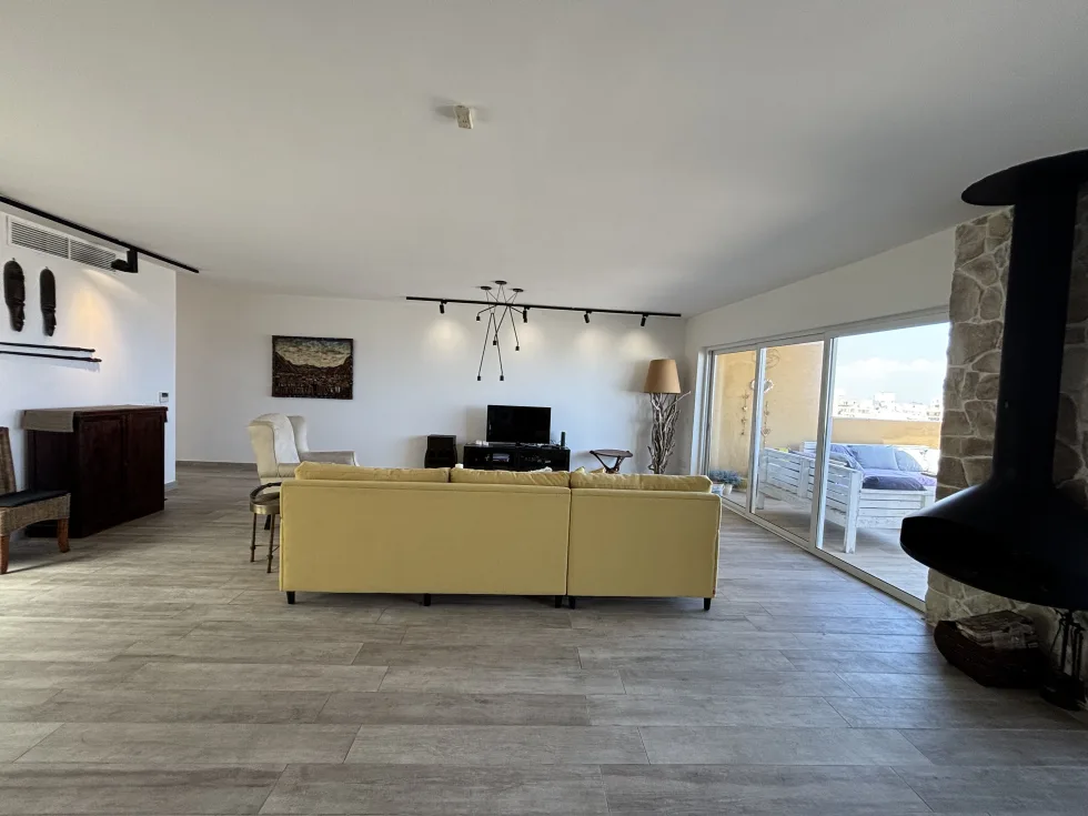 3 bed Penthouse For Rent in Mellieha, Mellieha - thumb 7