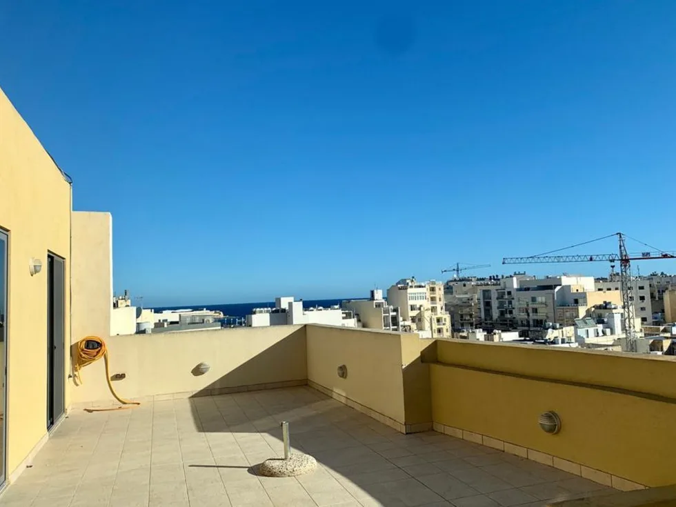 3 bed Penthouse For Rent in Sliema, Sliema - thumb 1