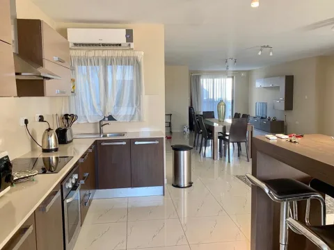 3 bed Penthouse For Rent in Sliema, Sliema - thumb 4
