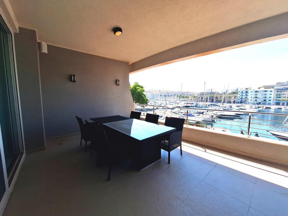 3 bed Apartment For Rent in Ta' Xbiex, Ta' Xbiex - thumb 1