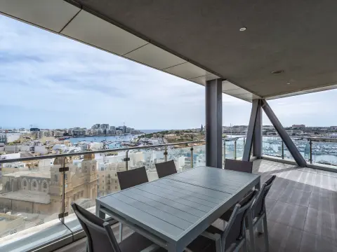 3 bed Apartment For Rent in Gzira, Gzira - thumb 2