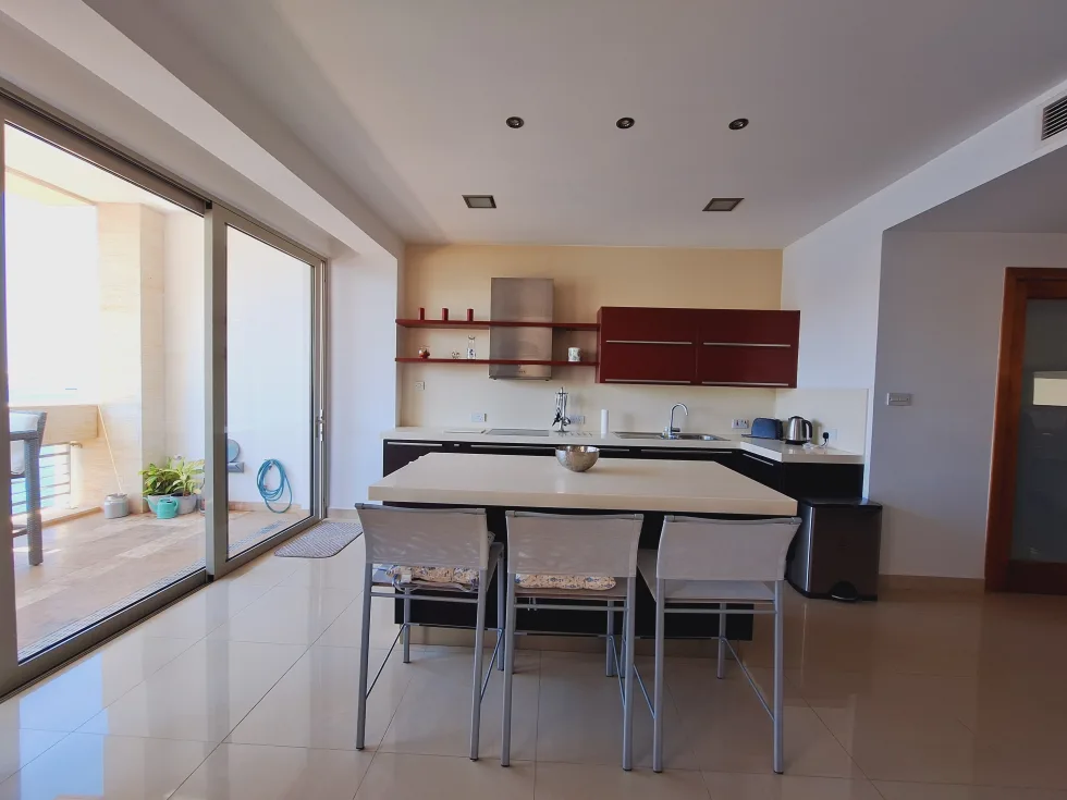 3 bed Apartment For Rent in Sliema, Sliema - thumb 4