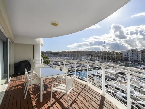 3 bed Apartment For Rent in Ta' Xbiex, Ta' Xbiex - thumb 1