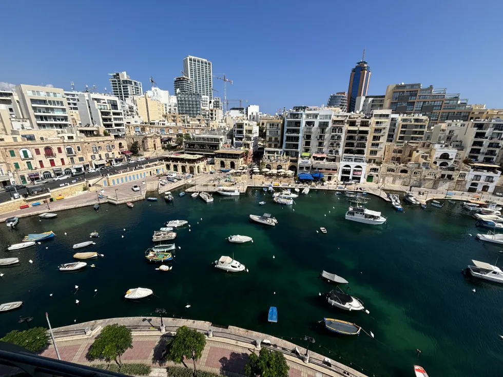 2 bed Penthouse For Rent in St Julian's, St Julian's - thumb 2