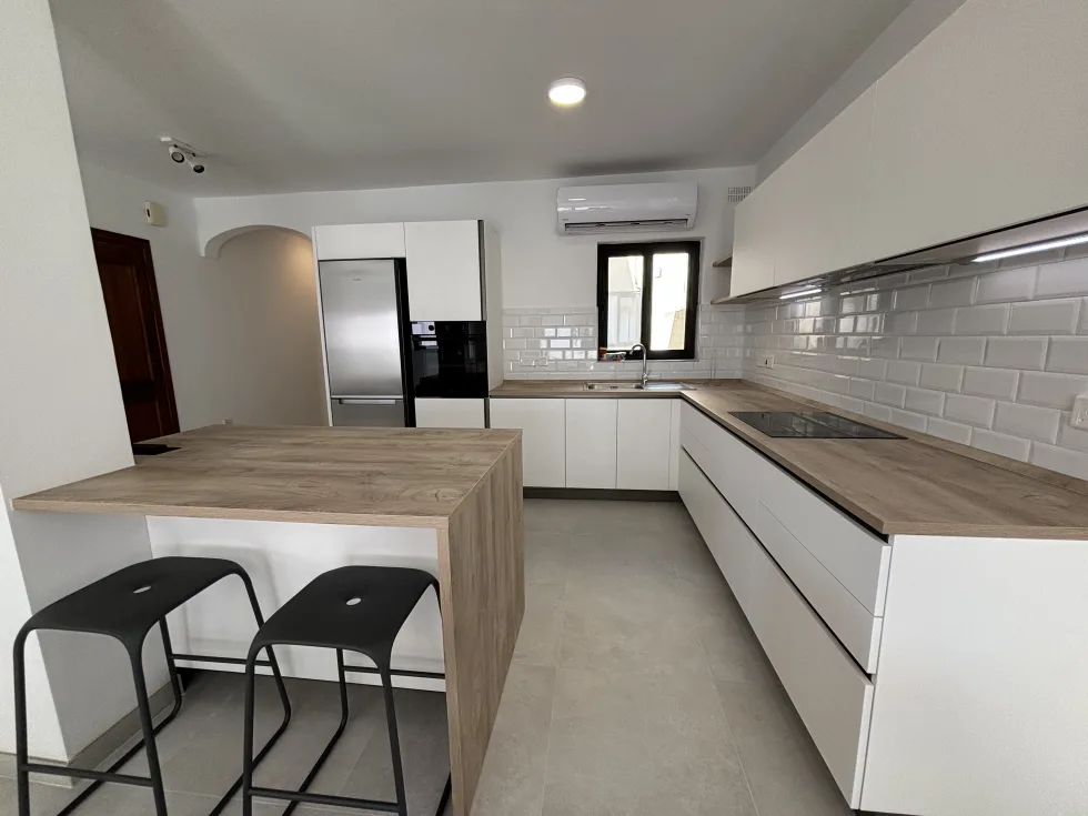 3 bed Apartment For Rent in St Julian's, St Julian's - thumb 3
