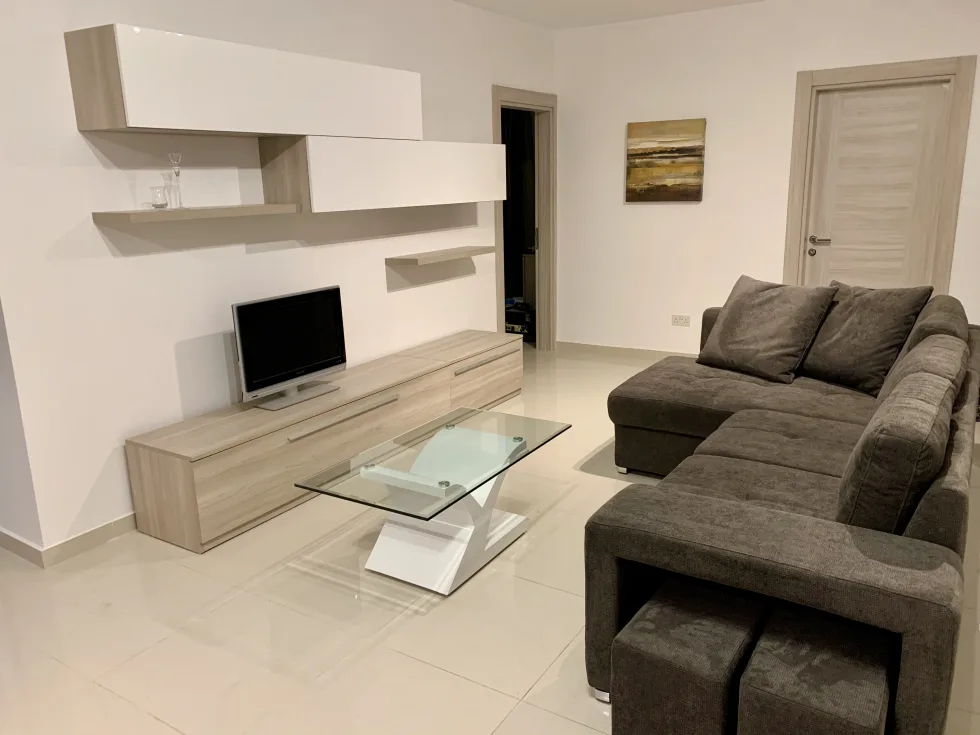 3 bed Apartment For Rent in Gzira, Gzira - thumb 1