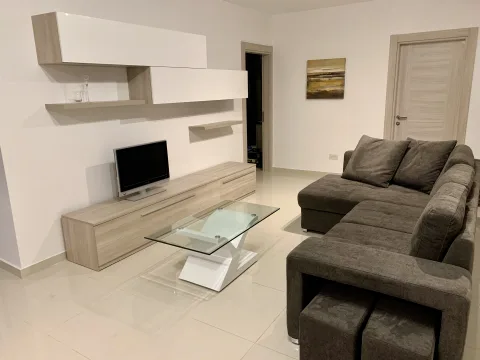 3 bed Apartment For Rent in Gzira, Gzira - thumb 1