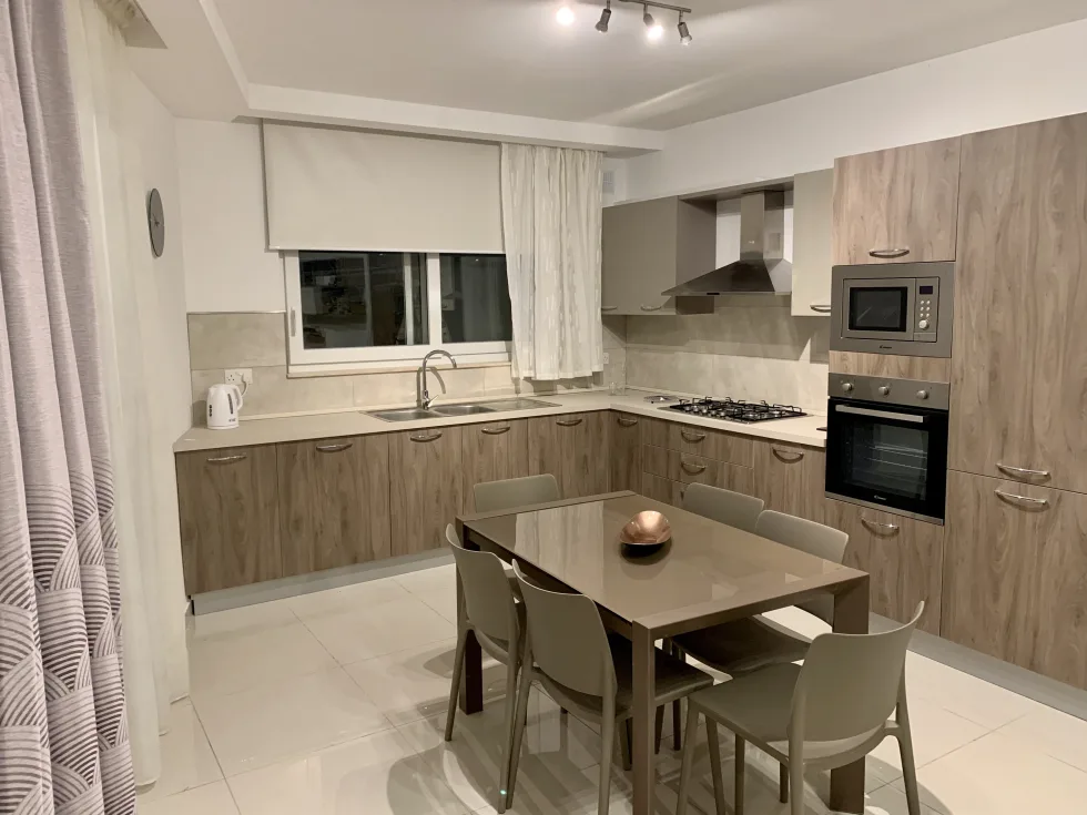 3 bed Apartment For Rent in Gzira, Gzira - thumb 2
