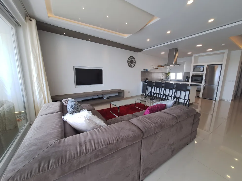 2 bed Apartment For Rent in St Julian's, St Julian's - thumb 2