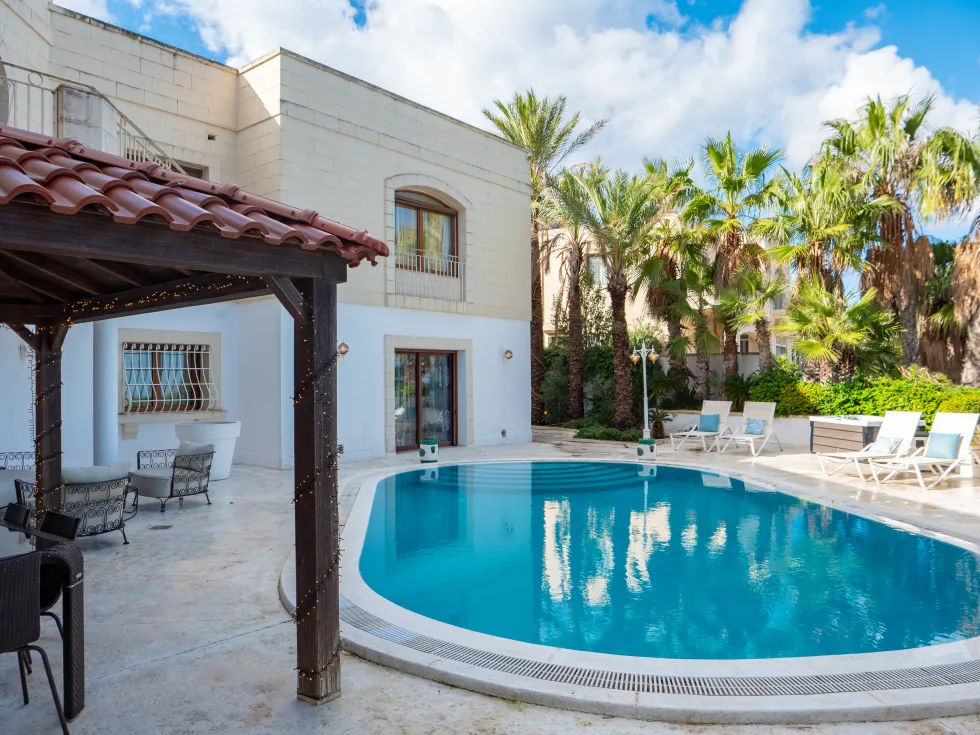 6 bed Villa For Rent in Mellieha, Mellieha - thumb 2