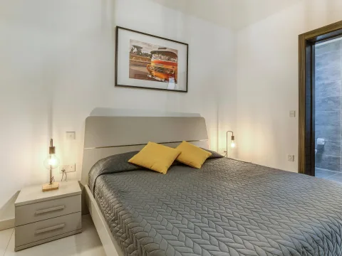 2 bed Apartment For Rent in Sliema, Sliema - thumb 9