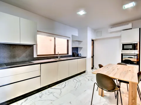 3 bed Apartment For Rent in Sliema, Sliema - thumb 8