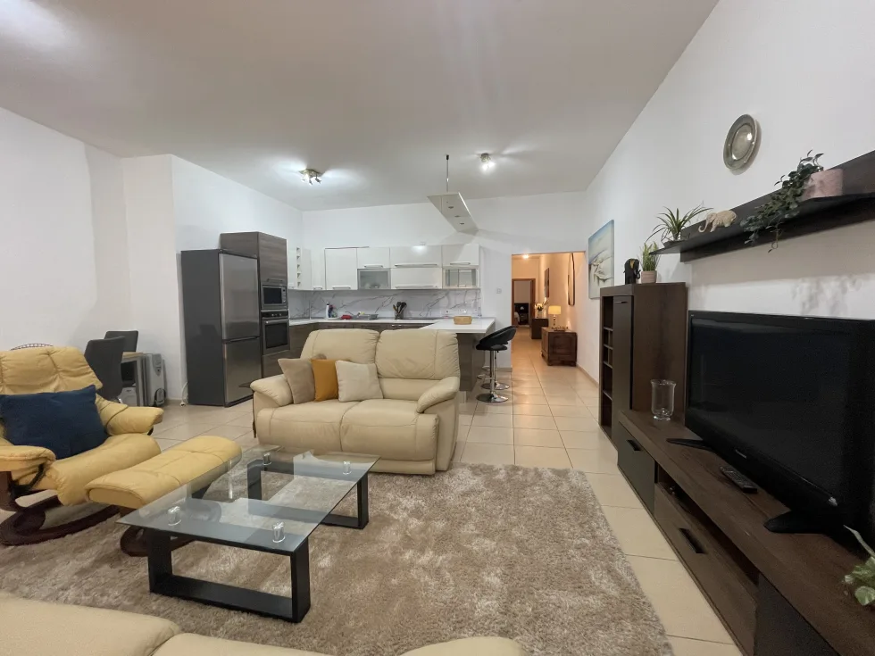 2 bed Apartment For Rent in Sliema, Sliema - thumb 2