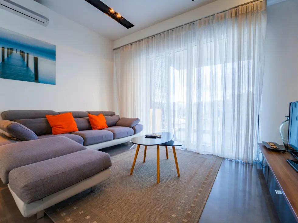 3 bed Apartment For Rent in Ta' Xbiex, Ta' Xbiex - thumb 2