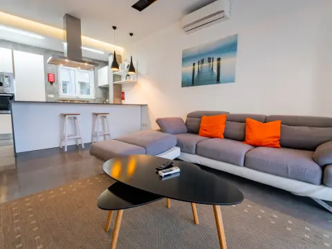 3 bed Apartment For Rent in Ta' Xbiex, Ta' Xbiex - thumb 3