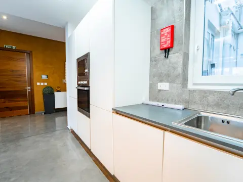 3 bed Apartment For Rent in Ta' Xbiex, Ta' Xbiex - thumb 9