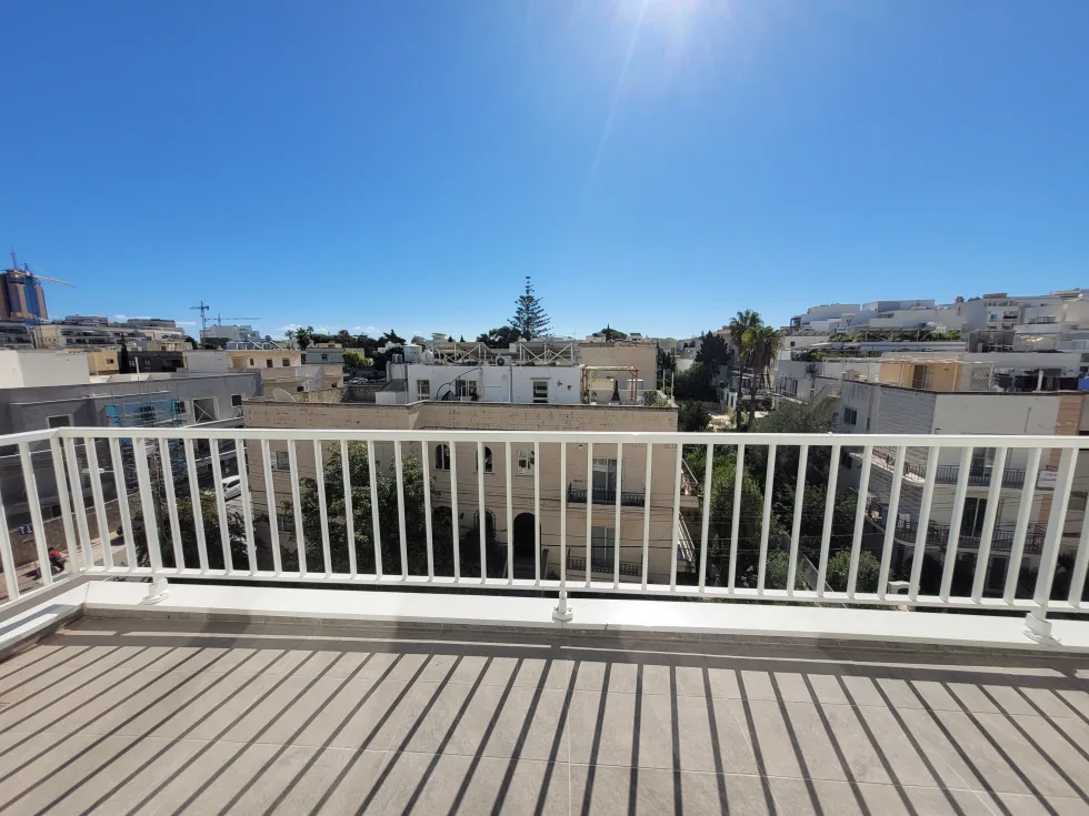 3 bed Apartment For Rent in Swieqi, Swieqi - thumb 2