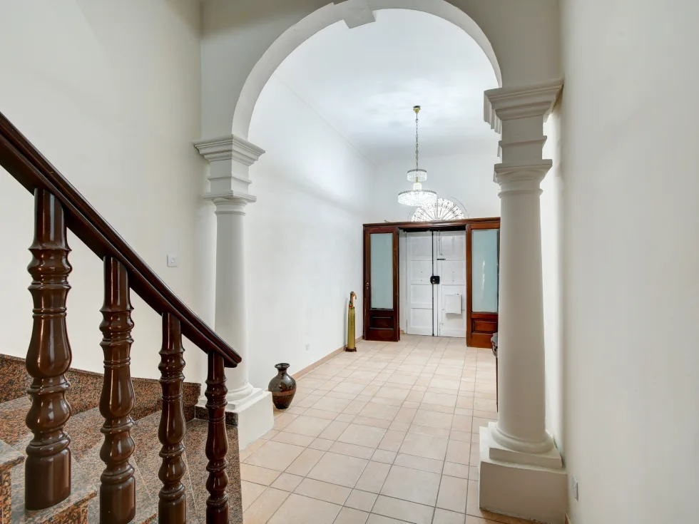 5 bed Town House For Rent in Sliema, Sliema - thumb 1