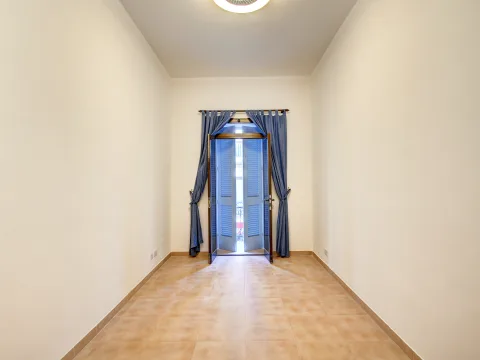 5 bed Town House For Rent in Sliema, Sliema - thumb 10