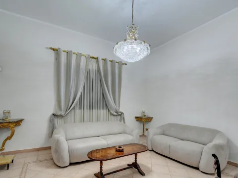 5 bed Town House For Rent in Sliema, Sliema - thumb 2