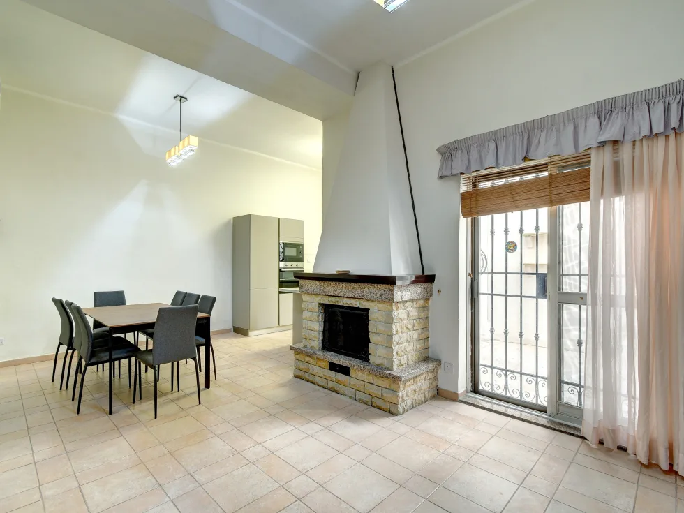 5 bed Town House For Rent in Sliema, Sliema - thumb 5