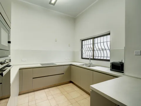 5 bed Town House For Rent in Sliema, Sliema - thumb 7