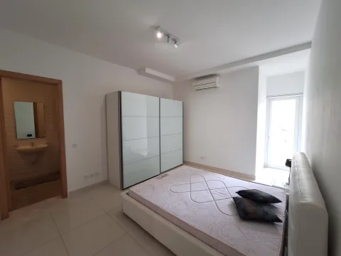 2 bed Apartment For Rent in Sliema, Sliema - thumb 5