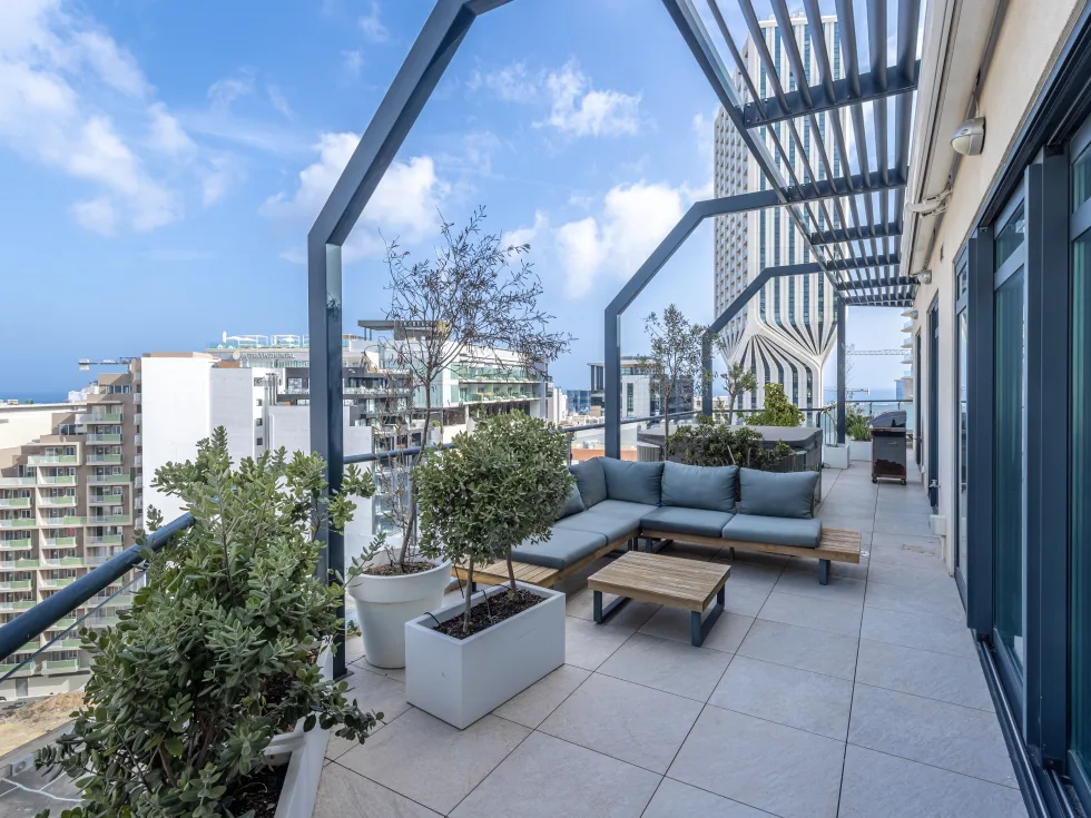 3 bed Penthouse For Sale in St Julian's, St Julian's - thumb 7