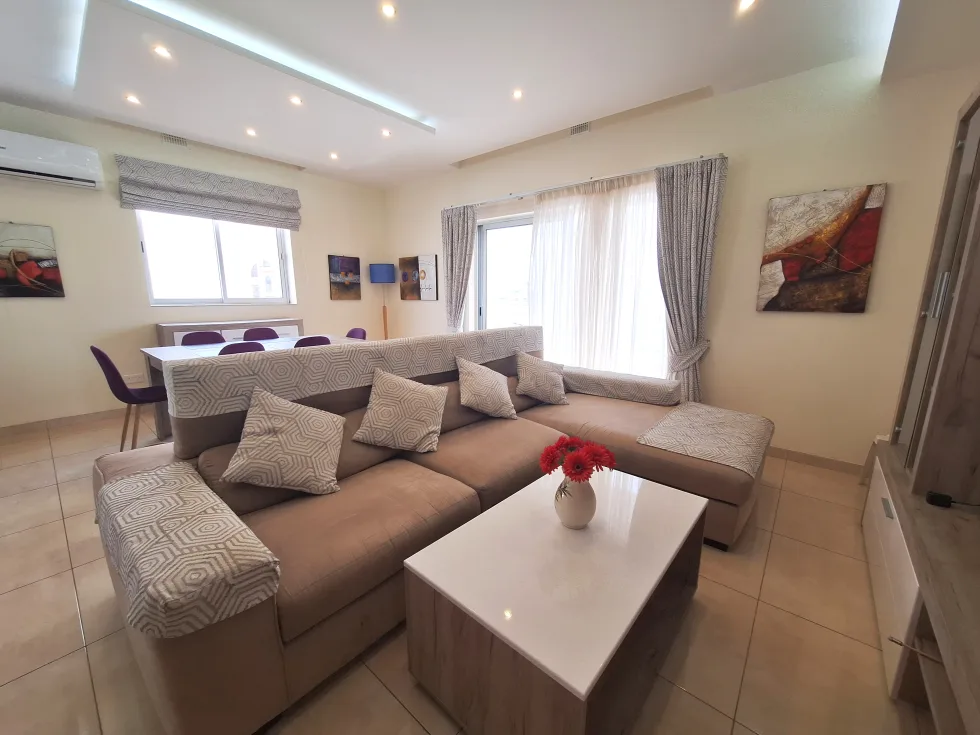 3 bed Apartment For Rent in Qawra, Qawra - thumb 1