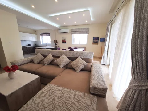 3 bed Apartment For Rent in Qawra, Qawra - thumb 4