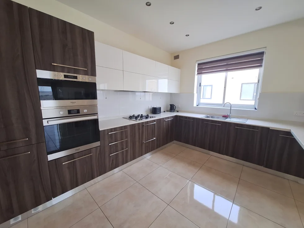 3 bed Apartment For Rent in Qawra, Qawra - thumb 8