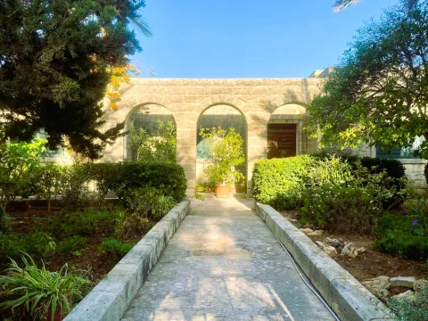 4 bed Villa For Sale in Naxxar, Naxxar - thumb 1